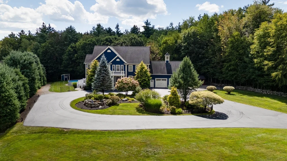 Unit for sale at 110 Old Farm Rd, Lunenburg, MA 01462