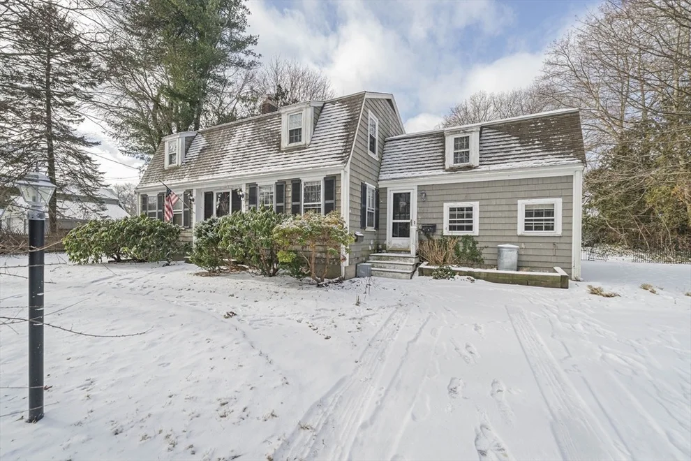 Unit for sale at 9 Barnes Rd, Hingham, MA 02043