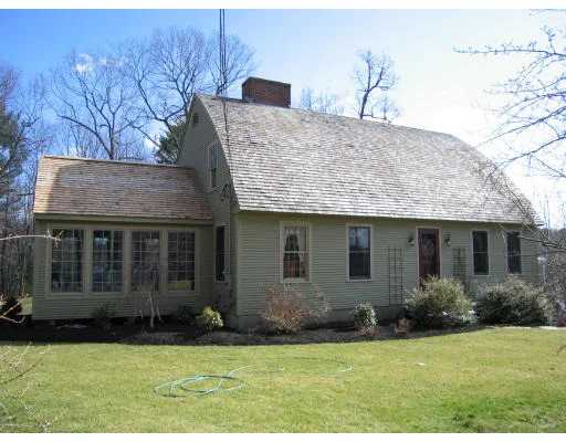 Unit for sale at 761 Dale St, North Andover, MA 01845