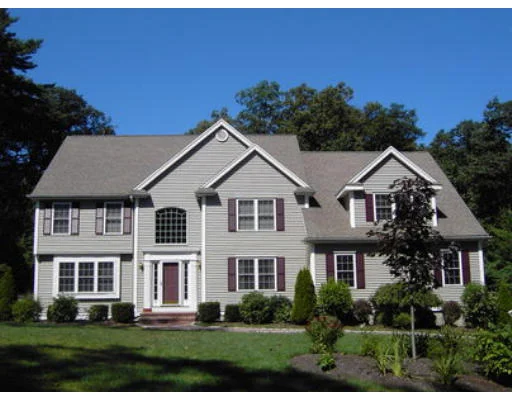Unit for sale at 71 Stewart St, Franklin, MA 02038