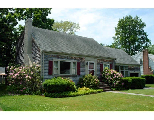 Unit for sale at 8 Howe Rd, Needham, MA 02492