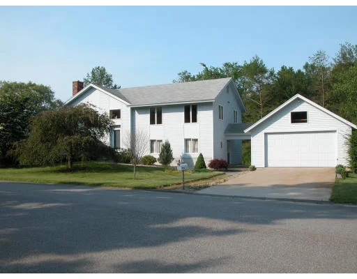 Unit for sale at 12 Village Circle, Lexington, MA 02420