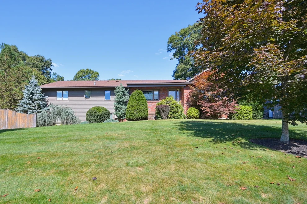 Unit for sale at 29 Sayles Hill Rd, Lincoln, RI 02838