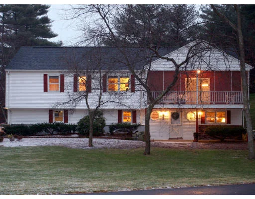 Unit for sale at 4 Steven Ln, Medfield, MA 02052