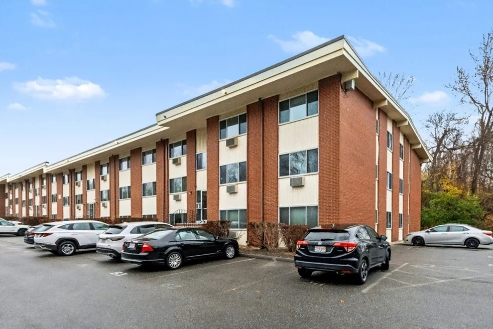Unit for sale at 74 Beach St, Woburn, MA 01801