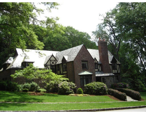 Unit for sale at 6 Old Colony Road, Worcester, MA 01609