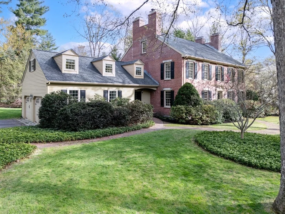 Unit for sale at 24 Old Farm Rd, Hopkinton, MA 01748