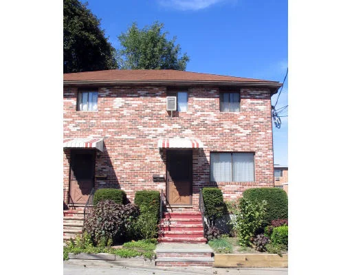 Unit for sale at 10 Grant Place, Waltham, MA 02451