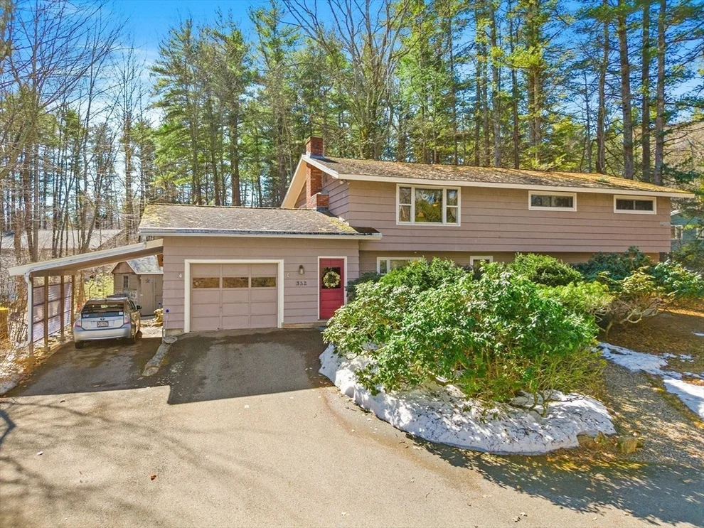 Unit for sale at 352 Taylor Rd, Stow, MA 01775