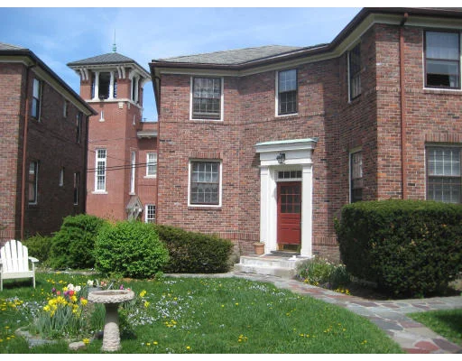 Unit for sale at 6 Garden Ct, Cambridge, MA 02138