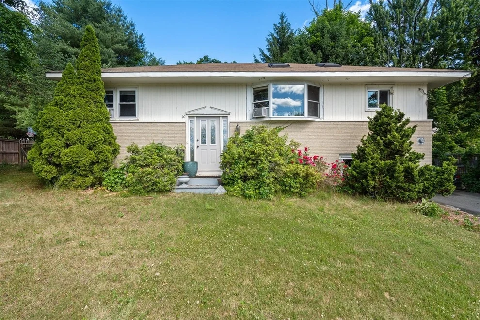Unit for sale at 10 Hopkinton Rd, Upton, MA 01568
