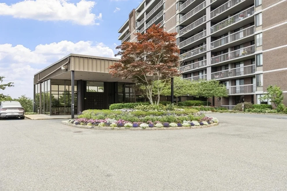 Unit for sale at 40 Village Rd, Middleton, MA 01949