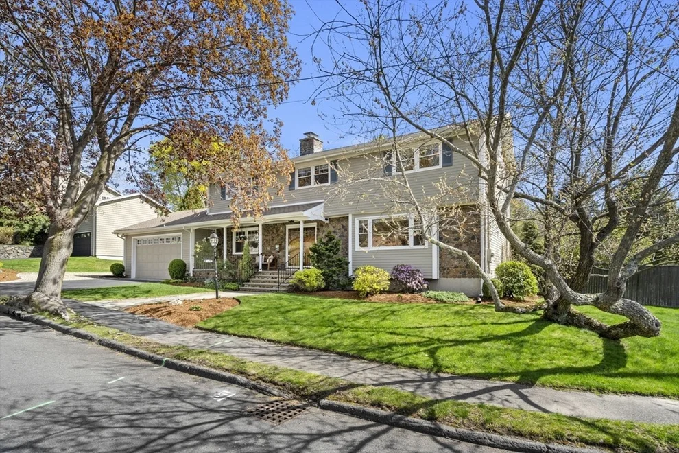 Unit for sale at 30 Thompson Rd, Marblehead, MA 01945