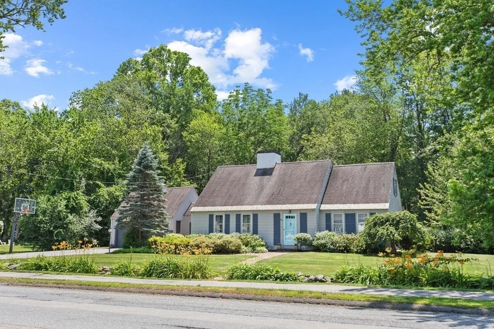 Unit for sale at 687 Massachusetts Ave, North Andover, MA 01845