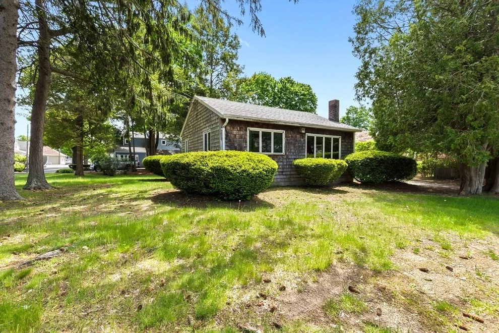 Unit for sale at 71 Union St, Hamilton, MA 01982