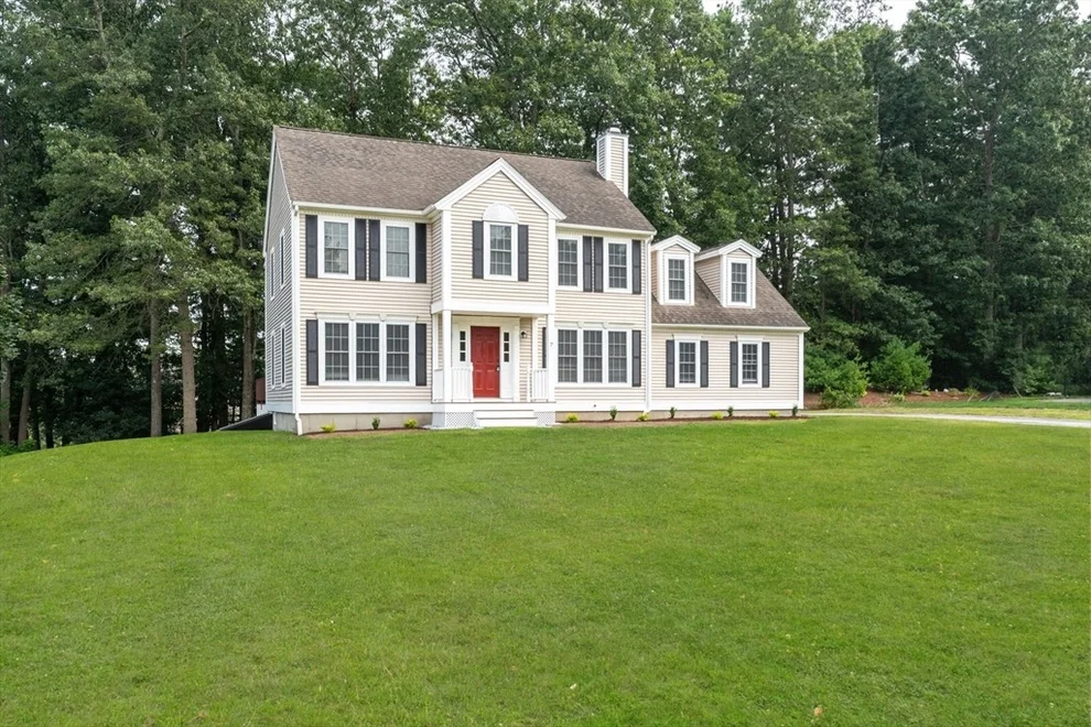 Unit for sale at 7 Manor Ln, Oxford, MA 01540