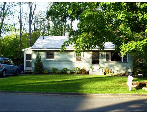 Unit for sale at 8 Birchwood Rd, Rutland, MA 01543