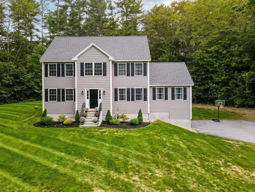 Unit for sale at 35 Mammoth Rd, Londonderry, NH 03053