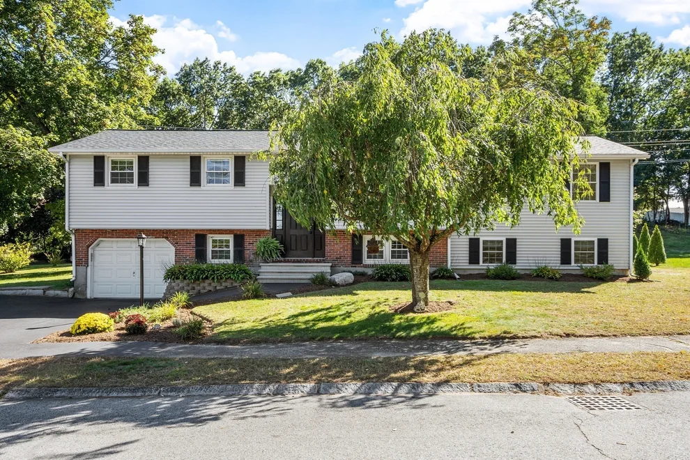 Unit for sale at 9 Dawn Drive, Chelmsford, MA 01824