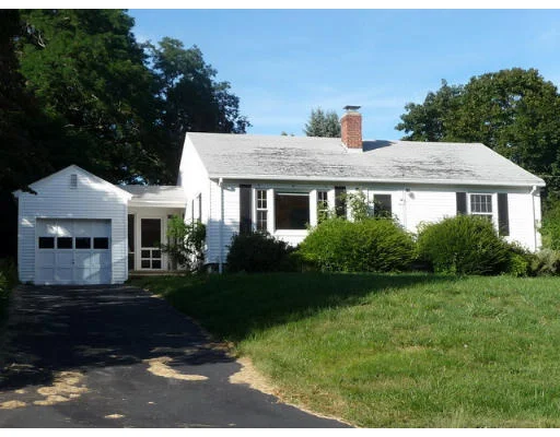 Unit for sale at 17 Stoneleigh Rd, Worcester, MA 01606