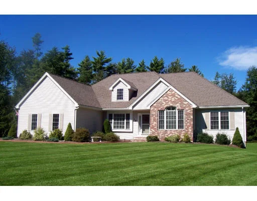 Unit for sale at 15 Brenner Drive, Newton, NH 03858