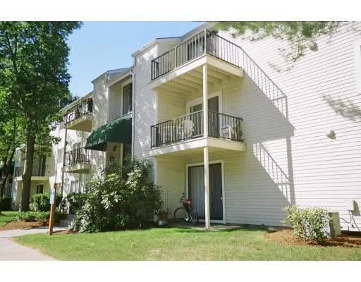 Unit for sale at 9 Post Oak Ln, Natick, MA 01760