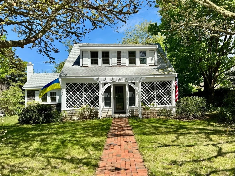Unit for sale at 54 Smith St, Harwich, MA 02671