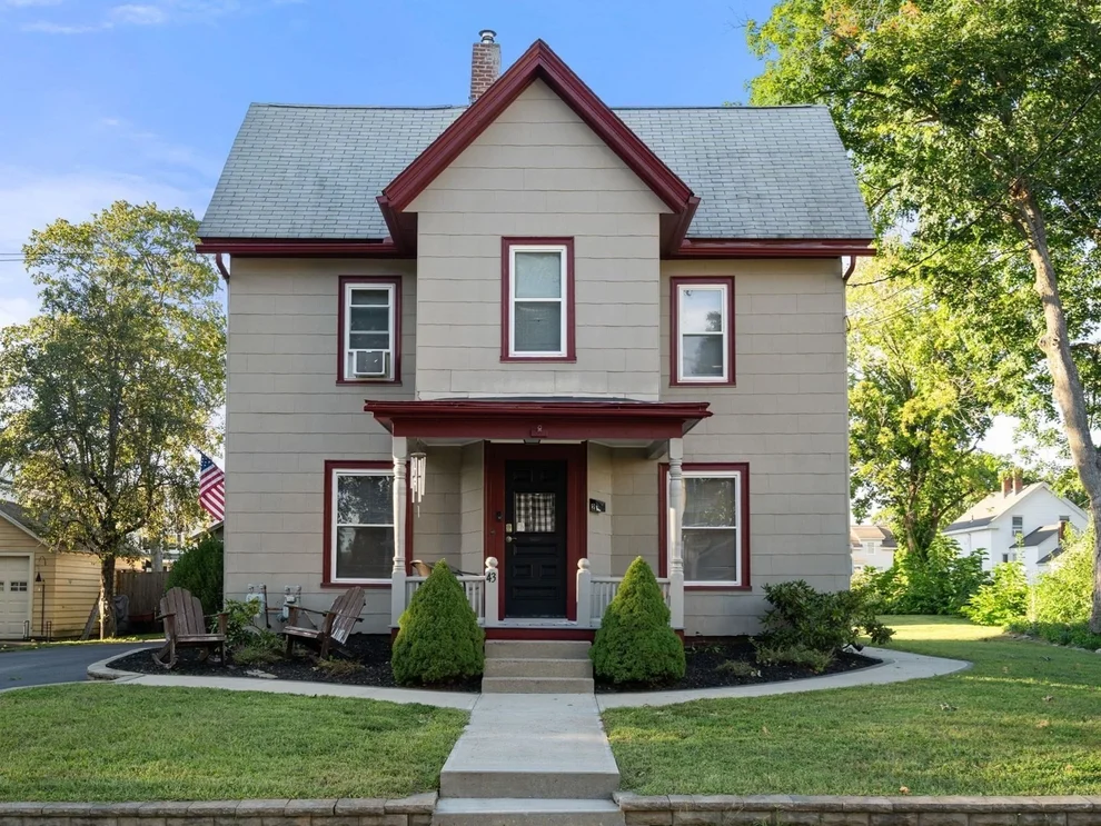 Unit for sale at 43 Pleasant St, Hudson, MA 01749