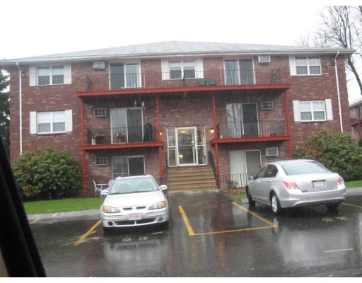 Unit for sale at 5 Kenmar Dr, Billerica, MA 01821