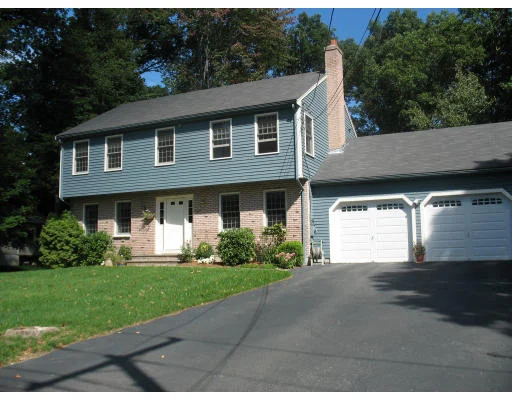 Unit for sale at 363 Oak St., Franklin, MA 02038