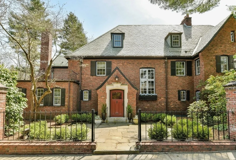 Unit for sale at 372 Warren Street, Brookline, MA 02445