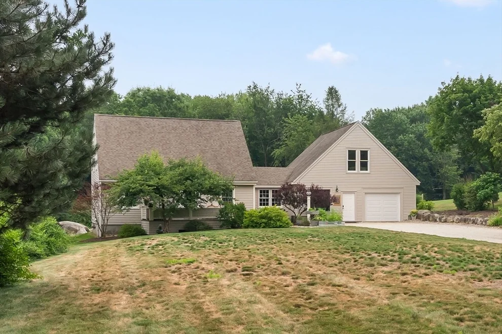 Unit for sale at 292 Warren Rd, Brimfield, MA 01010