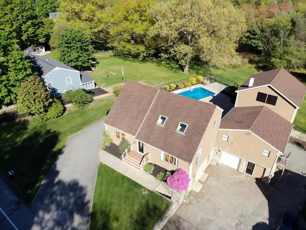 Unit for sale at 923 Main St, Northbridge, MA 01588