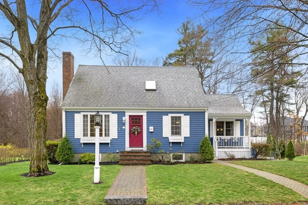 Unit for sale at 33 Plymouth Road, Reading, MA 01867