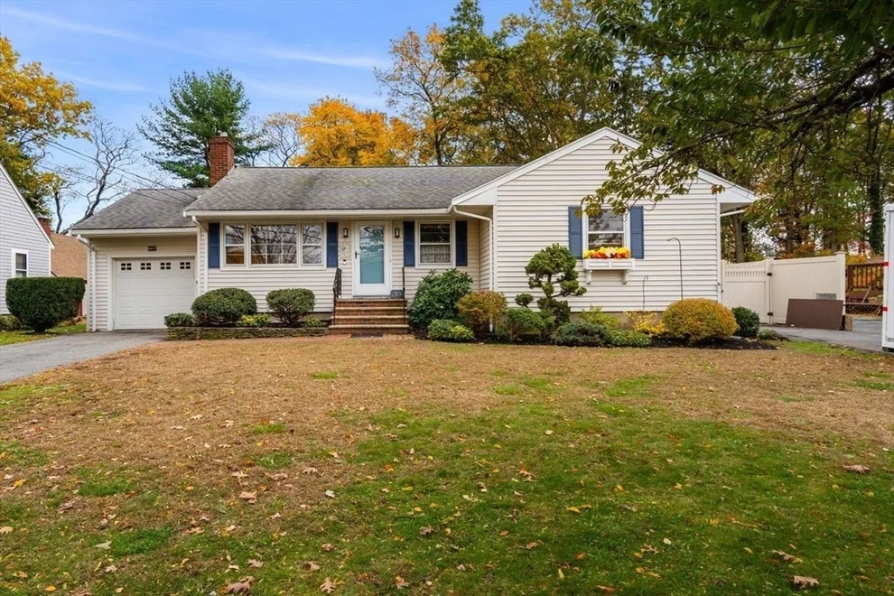 Unit for sale at 215 West Shore Dr, Marblehead, MA 01945