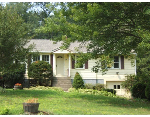 Unit for sale at 62 Putnam Ln, Holden, MA 01520