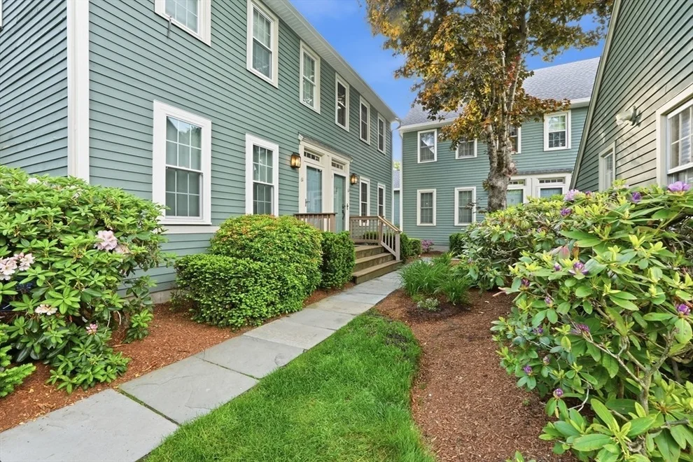 Unit for sale at 63 Brookdale Cir, Shrewsbury, MA 01545