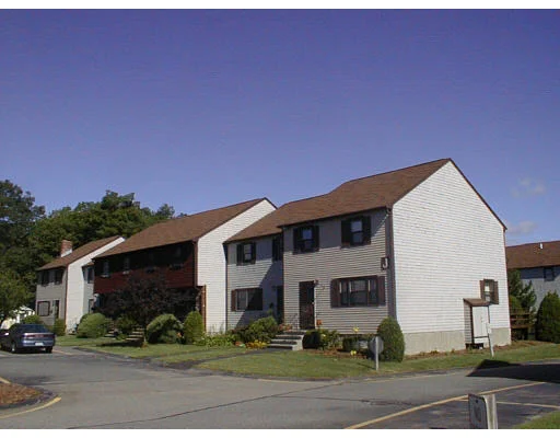 Unit for sale at 5 Franklin Sq, Randolph, MA 02368