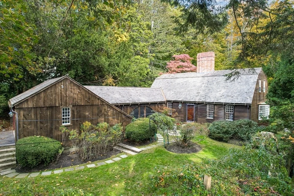 Unit for sale at 5 Wood Lane, Winchester, MA 01890