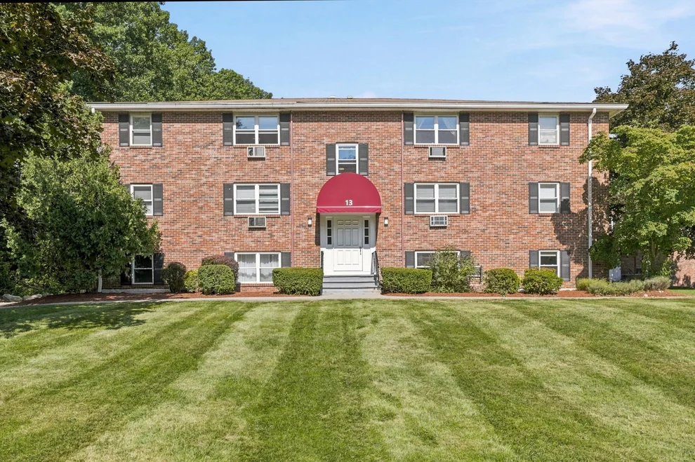 Unit for sale at 13 Cross Street, Chelmsford, MA 01863
