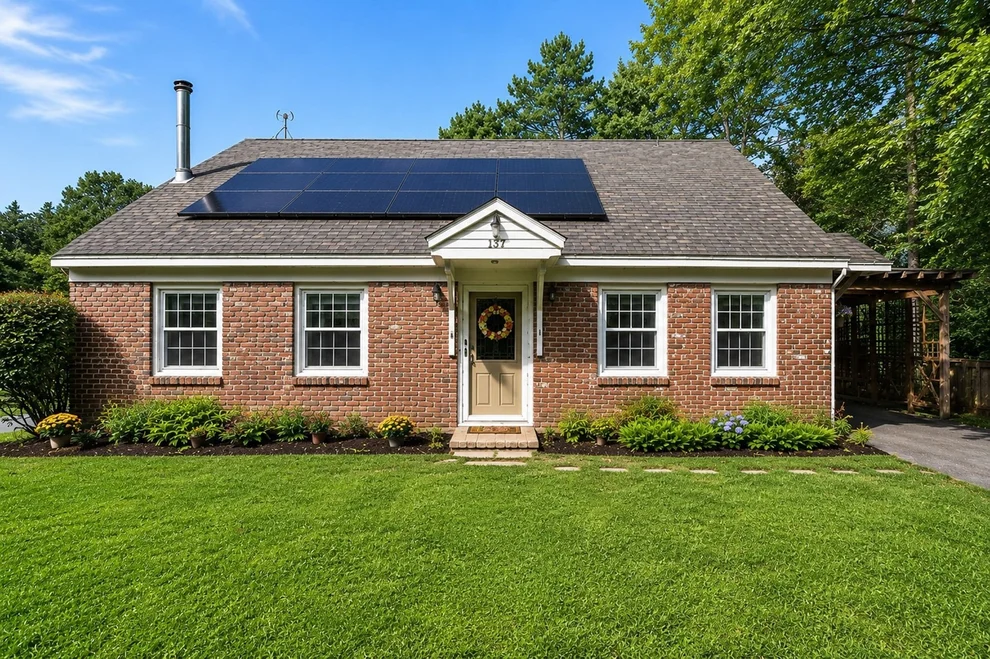 Unit for sale at 137 Parker Rd, Lancaster, MA 01523