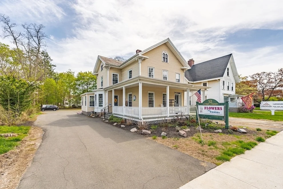 Unit for sale at 52 Court Street, Westfield, MA 01085