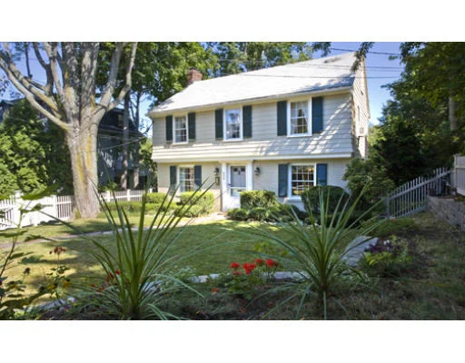 Unit for sale at 606 Centre St, Newton, MA 02458