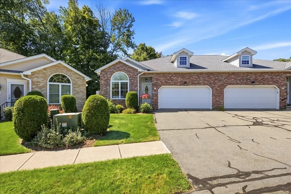 Unit for sale at 12 Wynnfield Cir, Southwick, MA 01077