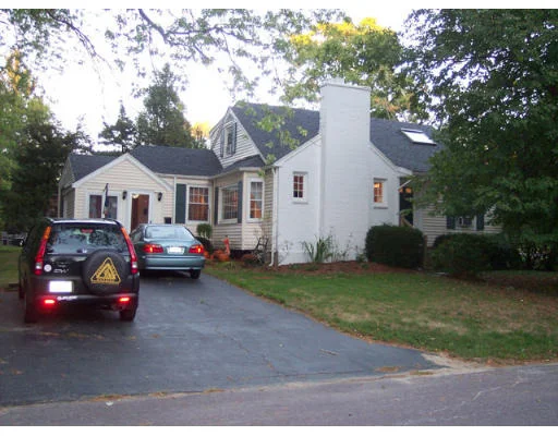 Unit for sale at 3 Evergreen Road, Reading, MA 01867