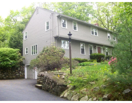 Unit for sale at 4 Crest Circle, Medfield, MA 02052