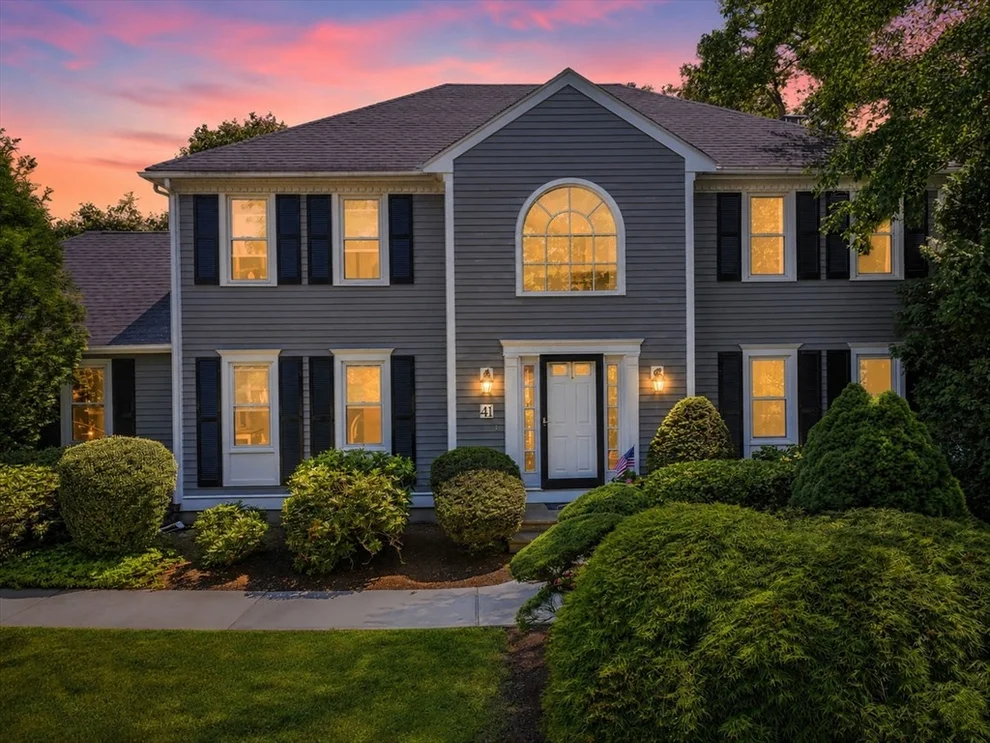 Unit for sale at 41 Lamplighter Dr, Shrewsbury, MA 01545