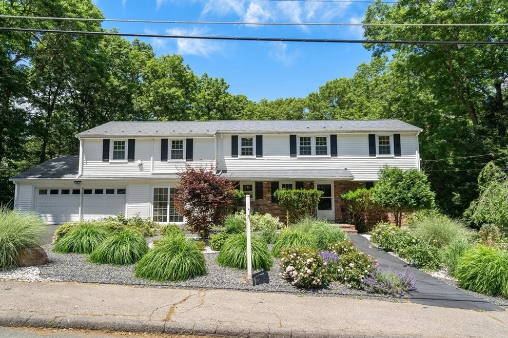 Unit for sale at 19 Country Ln, Sharon, MA 02067