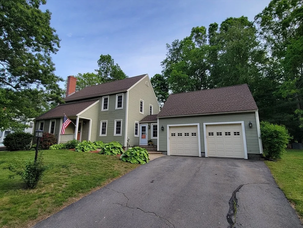 Unit for sale at 18 Oakwind Hollow, Leominster, MA 01453