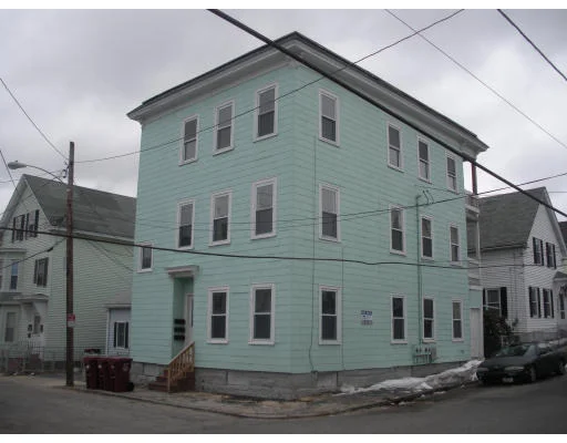 Unit for sale at 16 New St, Lowell, MA 01852
